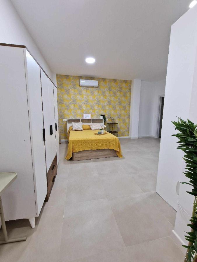 Moderno Apartamento 3 En Calle Marmoles Malaga Exterior photo
